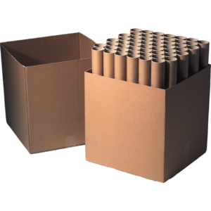 Een doos met ronde bruine verzendkokers. Voor verzenden van bijvoorbeeld posters of papier.